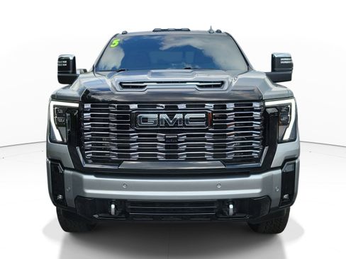 Used 2025 GMC Sierra 2500 Denali Ultimate AWD/4WD image 2