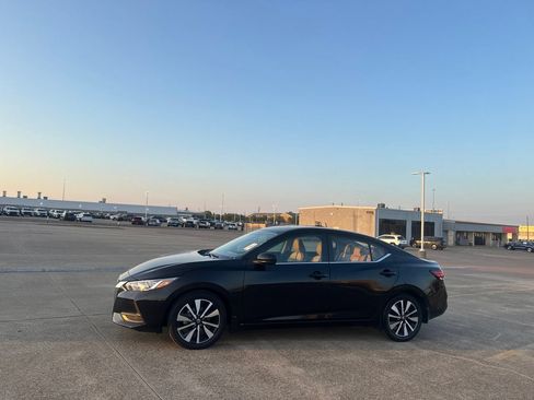 Certified 2023 Nissan Sentra SV w/ SV Premium Package FWD image 10