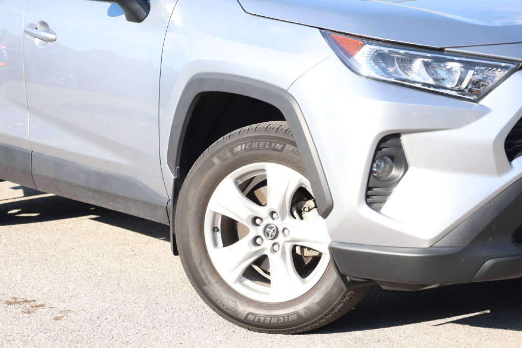 Used 2021 Toyota RAV4 XLE w/ Convenience Package AWD/4WD image 3