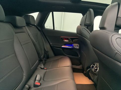 Used 2026 Mercedes-Benz GLC 300 image 27