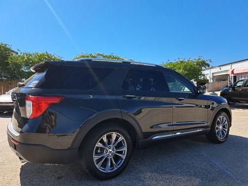 Used 2022 Ford Explorer Limited w/ Equipment Group 301A RWD image 5