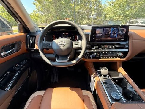New 2026 Nissan Pathfinder Platinum AWD/4WD image 24