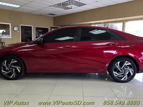 Used 2025 Hyundai Elantra Sport FWD image 6