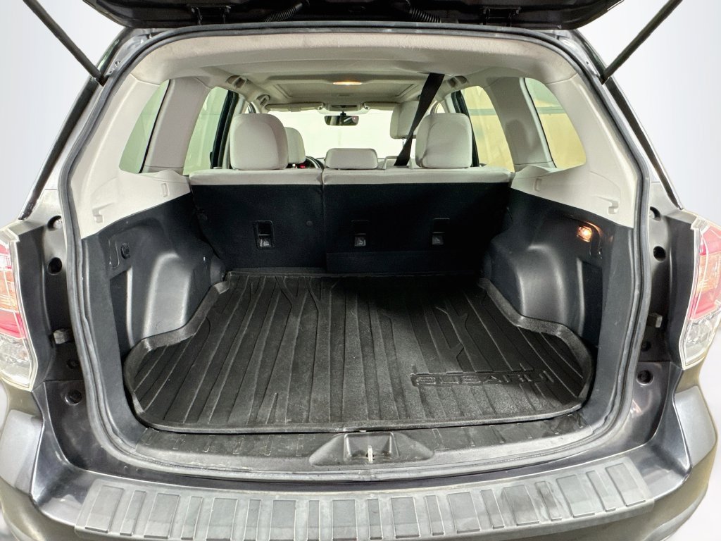 Used 2018 Subaru Forester 2.5i Premium w/ All-Weather Package AWD/4WD image 31