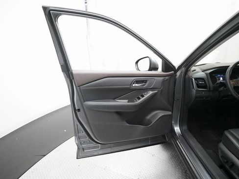 Certified 2023 Nissan Rogue SV w/ SV Premium Package image 28