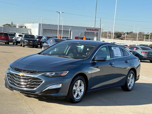 Used 2024 Chevrolet Malibu LS image 3