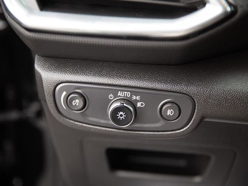 Used 2023 Chevrolet TrailBlazer LT w/ Convenience Package image 18