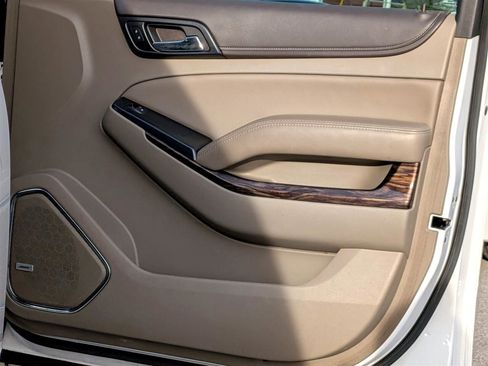 Used 2017 GMC Yukon SLT image 33