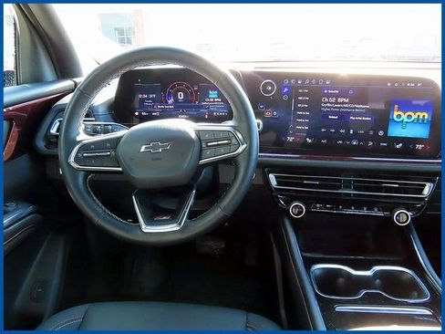 Used 2025 Chevrolet Traverse Z71 w/ Driver Confidence Package image 12