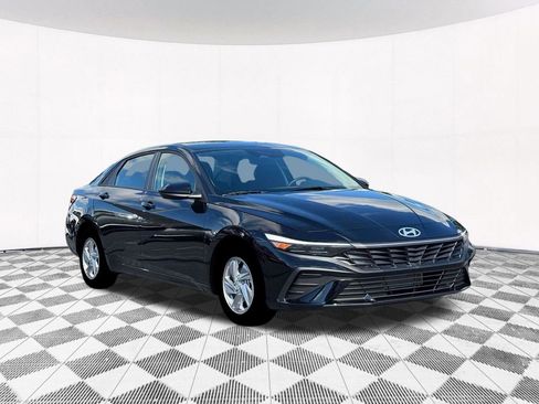 New 2026 Hyundai Elantra SE image 17