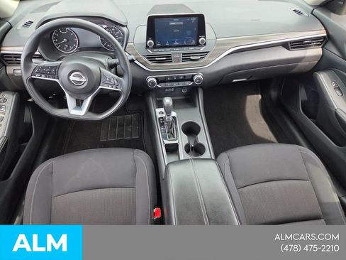 Used 2025 Nissan Altima 2.5 SV FWD image 12