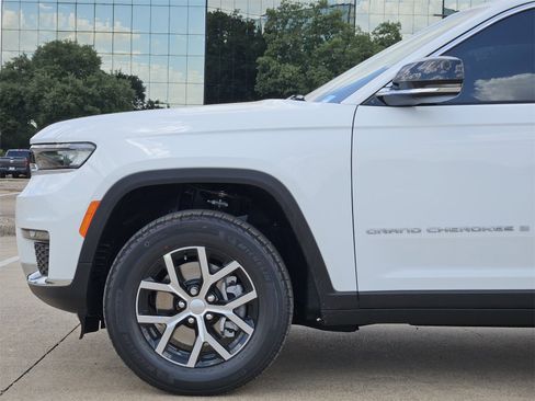 New 2025 Jeep Grand Cherokee L Limited image 9