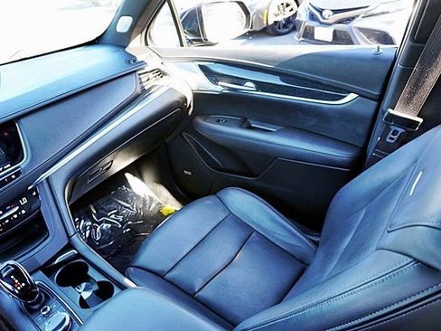 Used 2023 Cadillac XT5 Premium Luxury image 23