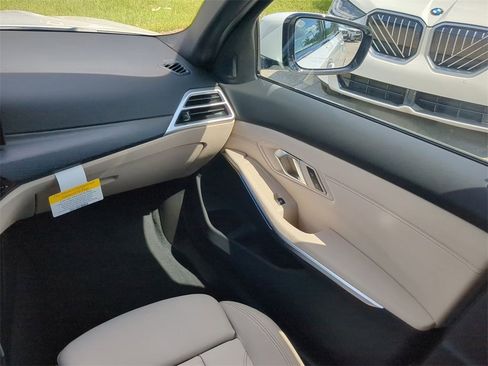 New 2026 BMW 330i Sedan w/ M Sport Package image 17