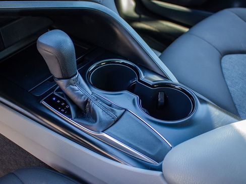 Used 2019 Toyota Camry LE image 27