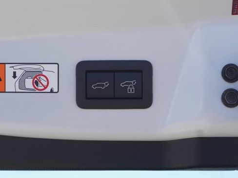 Used 2024 Toyota Prius Prime Premium FWD image 40