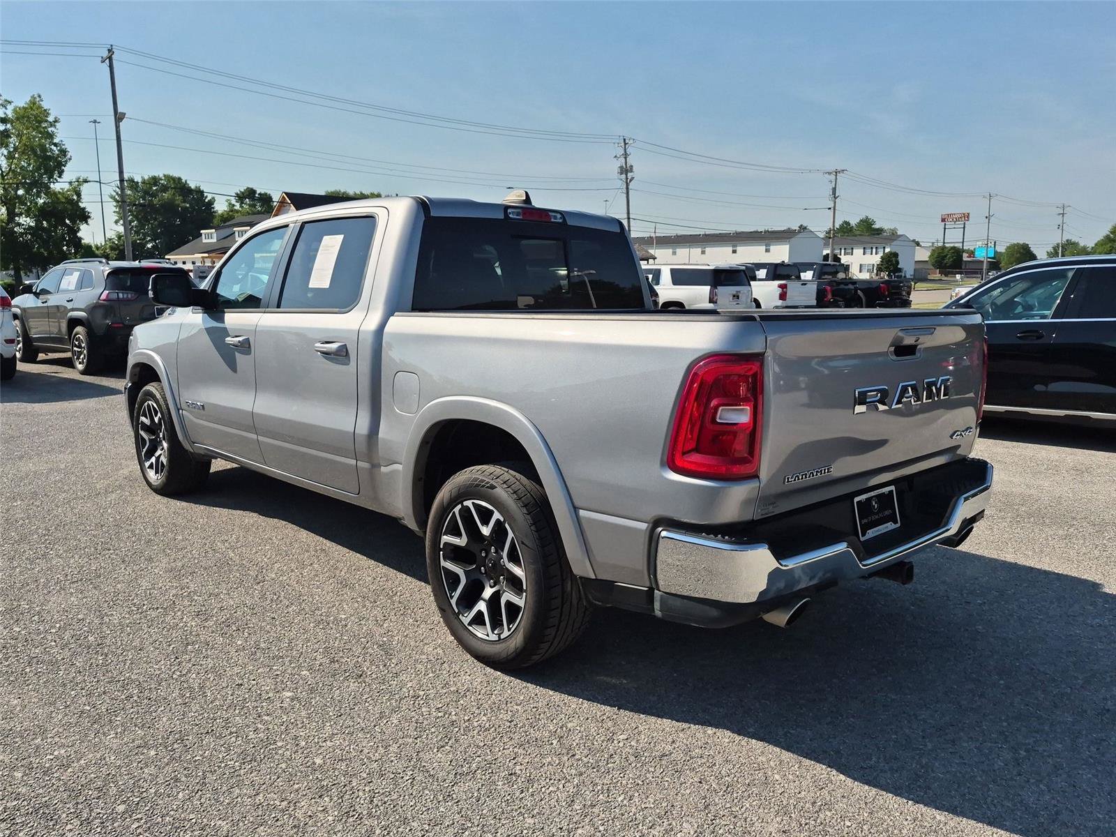 Used 2025 RAM 1500 Laramie AWD/4WD image 3