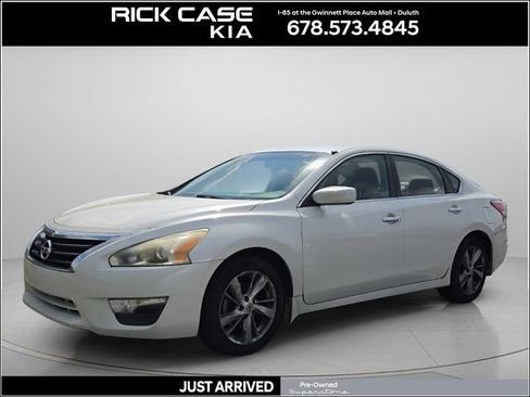 Used 2013 Nissan Altima 2.5 SV FWD image 1