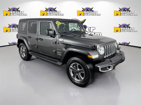 Used 2022 Jeep Wrangler Unlimited Sahara w/ Cold Weather Group image 3
