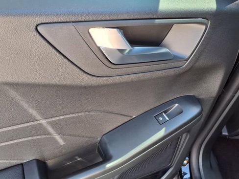 New 2025 Ford Escape ST-Line w/ Equipment Group 301A image 9