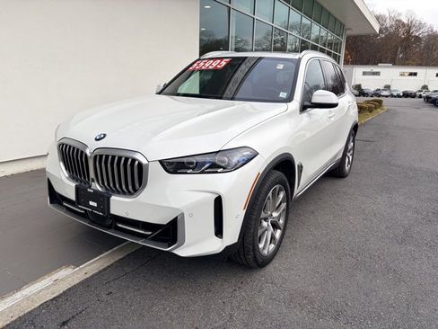 Used 2024 BMW X5 xDrive40i w/ Premium Package image 3