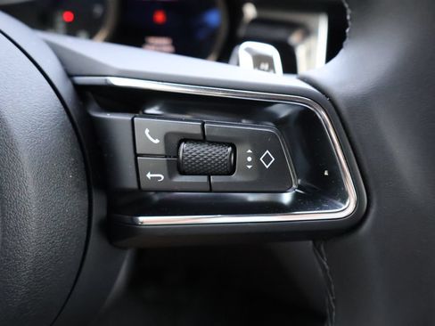 Used 2026 Porsche Macan AWD/4WD image 36