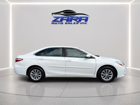 Used 2015 Toyota Camry LE FWD image 8