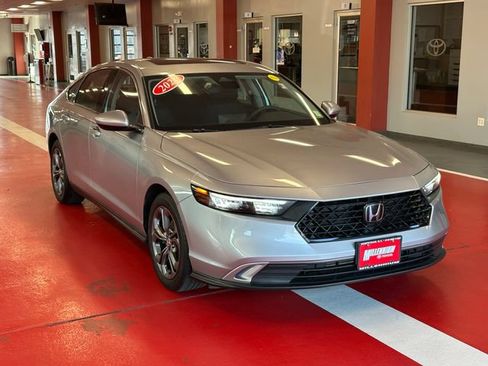 Used 2023 Honda Accord EX image 2