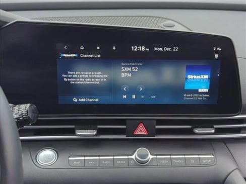 Used 2023 Hyundai Elantra SEL w/ Convenience Package image 11