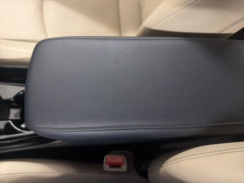 Used 2019 Toyota Prius Limited w/ Premium Convenience Package FWD image 29