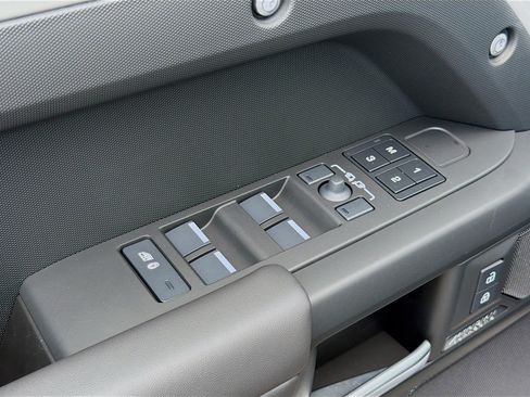 New 2026 Land Rover Defender 110 X-Dynamic SE AWD/4WD image 23