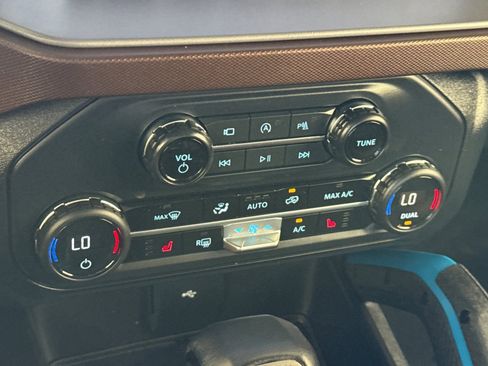 Used 2023 Ford Bronco Outer Banks image 20