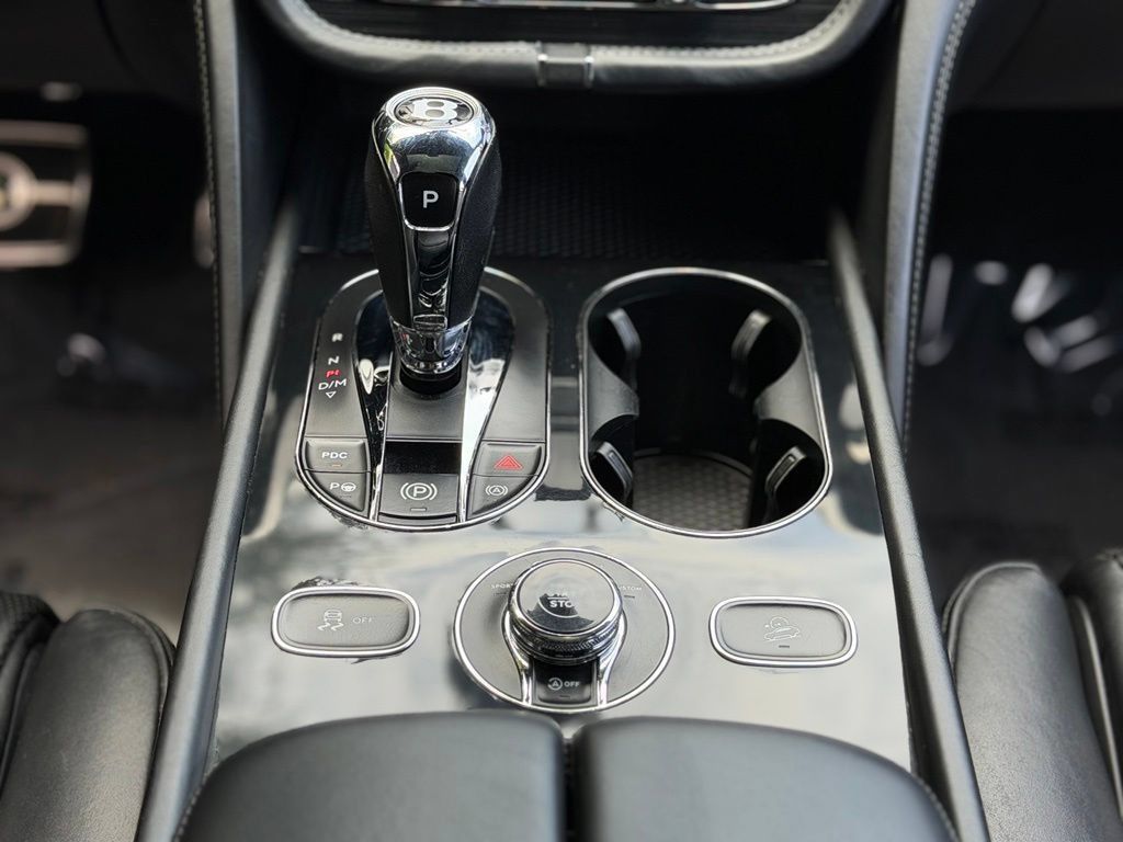 Used 2019 Bentley Bentayga AWD/4WD image 49