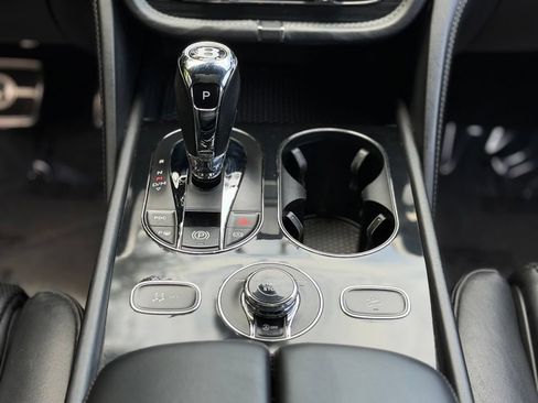 Used 2019 Bentley Bentayga AWD/4WD image 49