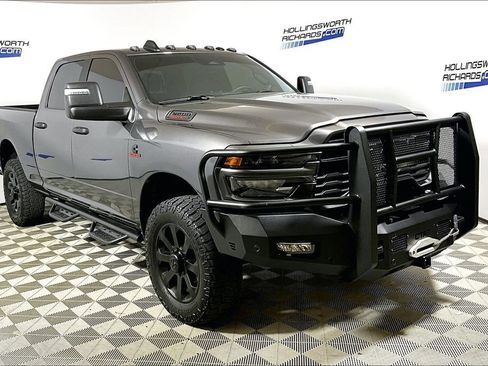 Used 2025 RAM 2500 Big Horn AWD/4WD image 3