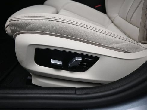 Used 2022 BMW 530e w/ Convenience Package RWD image 10