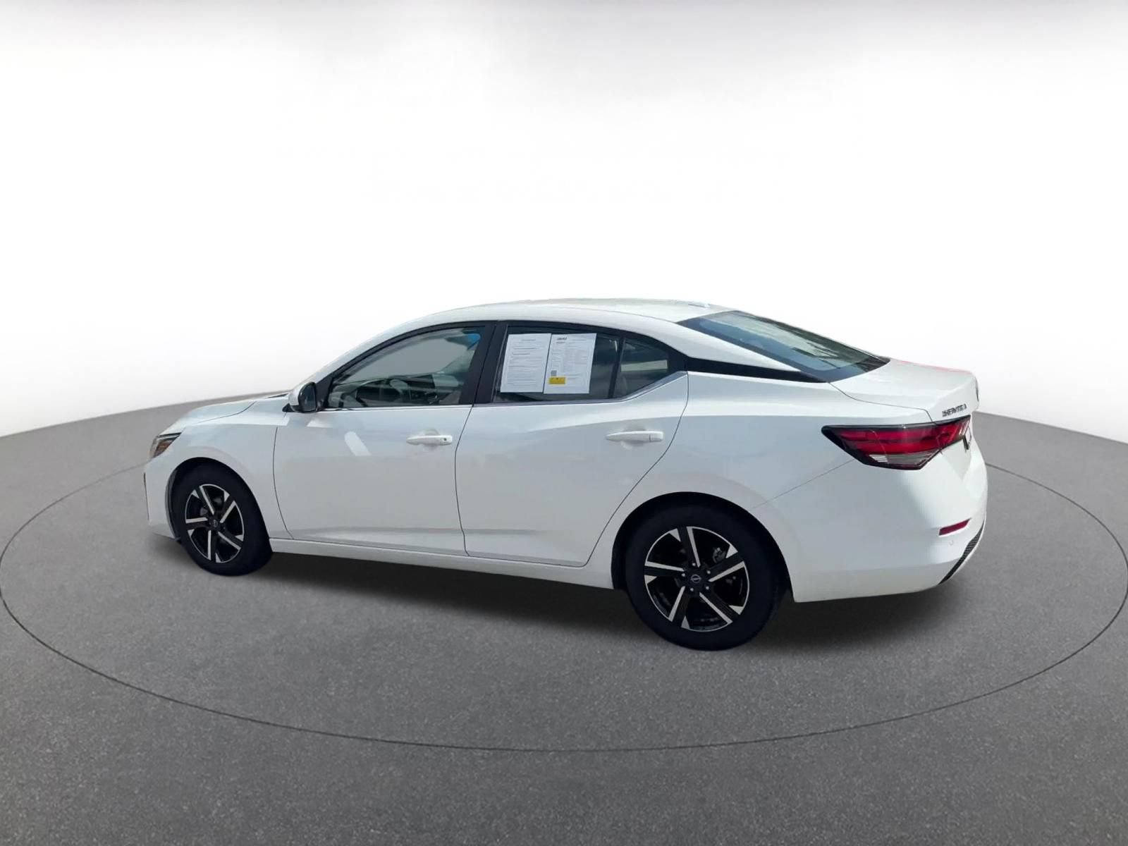 Used 2025 Nissan Sentra SV FWD image 8