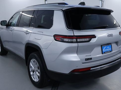 Used 2023 Jeep Grand Cherokee L Laredo image 5