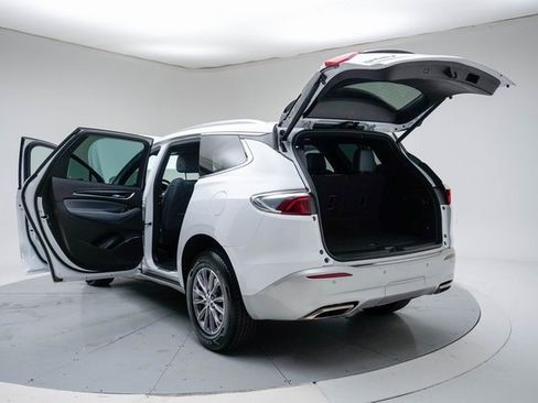 Used 2024 Buick Enclave Premium image 23