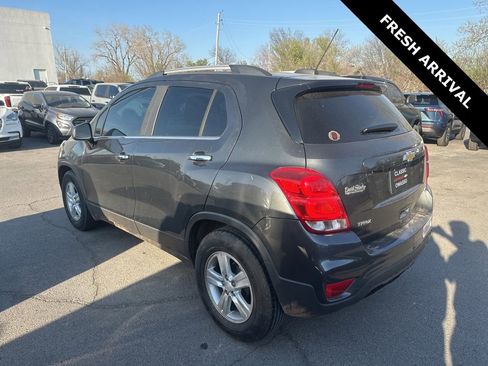 Used 2020 Chevrolet Trax LT w/ LT Convenience Package image 6