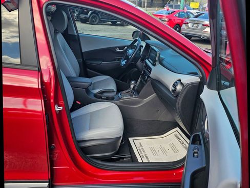 Used 2021 Hyundai Kona Limited w/ Cargo Package image 10