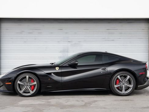Used 2014 Ferrari F12 Berlinetta image 6