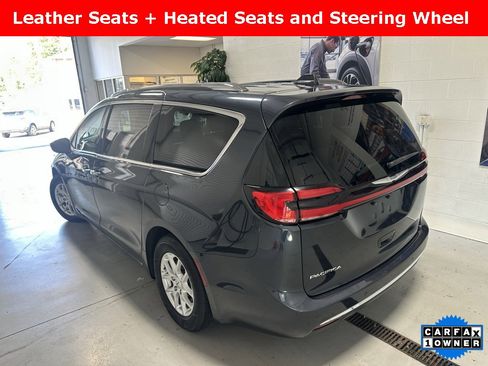 Used 2021 Chrysler Pacifica Touring-L image 6