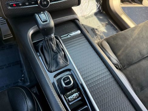 Used 2017 Volvo XC90 T6 R-Design w/ Vision Package image 21