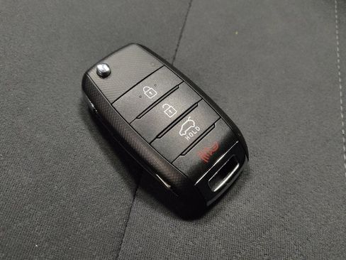 Used 2016 Kia Sorento LX w/ LX Convenience Package image 32