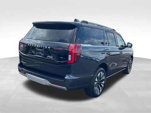 Used 2025 Ford Expedition Platinum w/ Driver's Package AWD/4WD image 5