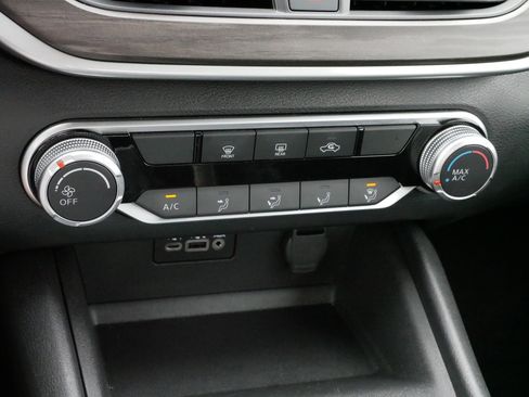 Used 2025 Nissan Altima 2.5 SV image 23