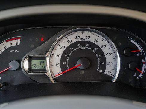 Used 2014 Toyota Sienna SE image 25