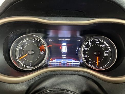 Used 2016 Jeep Cherokee Limited image 19