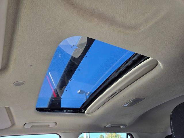 Used 2022 Hyundai Venue SEL FWD image 12